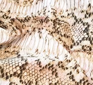 Bawełna drukowana, brąz, róż, motyw w łuskę