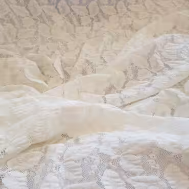 Tkaniny ślubne, koronka, motyw kwiatowy