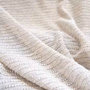 Wełna swetrowa biel, beż, czarna nić, złoto