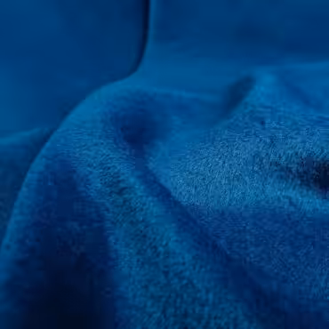 Kaszmir z wełną, chabrowy, delikatne, krótkie włoski