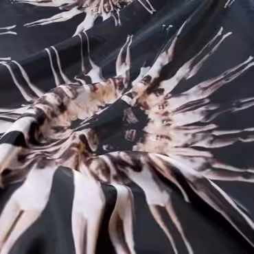 Tkanina syntetyczna organza, drukowana, czarna, rozeta kobiety