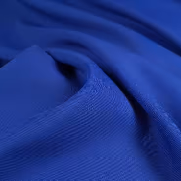 Syntetyczna tkanina gładka, szafirowa, diagonalny splot