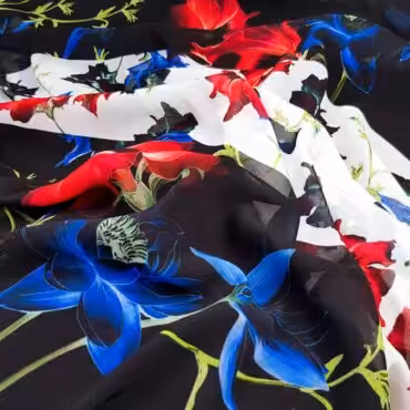 Syntetyczna tkanina, panel 92 cm, szyfon, duże kwiaty na czarnych i białych pasach