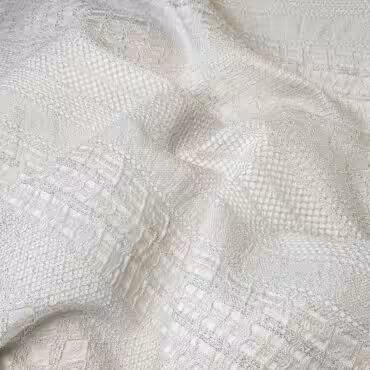 Żakard biały ze srebrną nicią, cienki, połyskujący, pasy