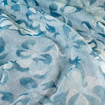 Wzorzysty len w kwiaty, stonowany błękit, niebieski, biały