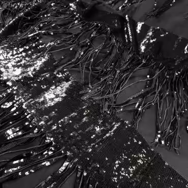 material cekinowy czarne cekiny fredzle na tiuluA