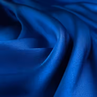 kobaltowa satyna jedwabna elastyczna kryjaca polyskB