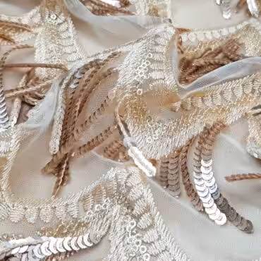 cekinowa koronka z fredzlami fale jasny zloty bezB