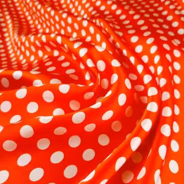 naturalny jedwab czerwony w biale groszki satynaB