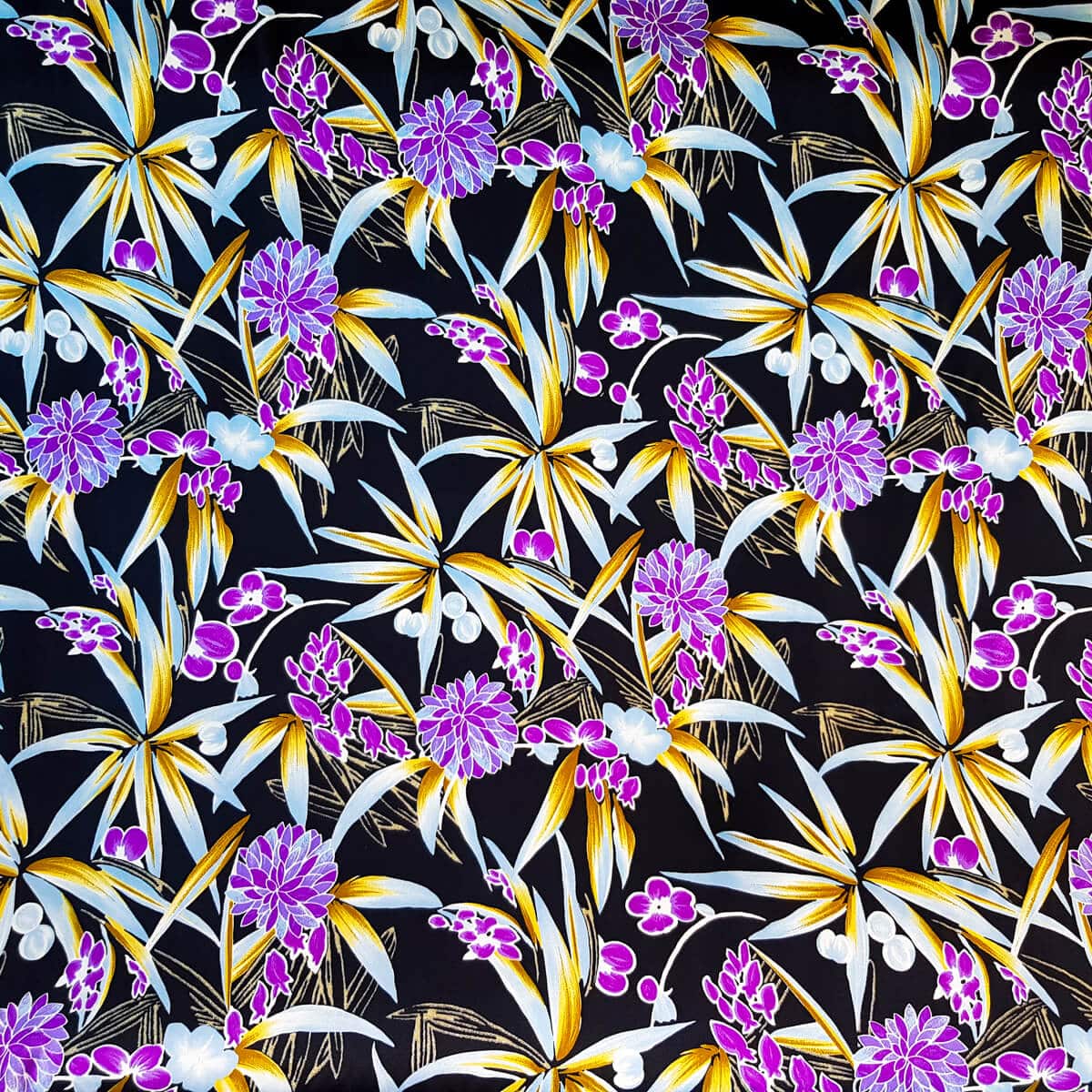 jedwab naturalny w kwiaty fioletowe na czerni satynaD