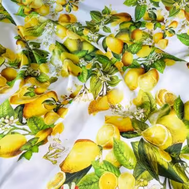 bialy jedwab w cytryny i kwiaty satyna elastycznaB
