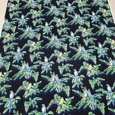 naturalny jedwab 100% dzungla papugi na czerni mat komfortE