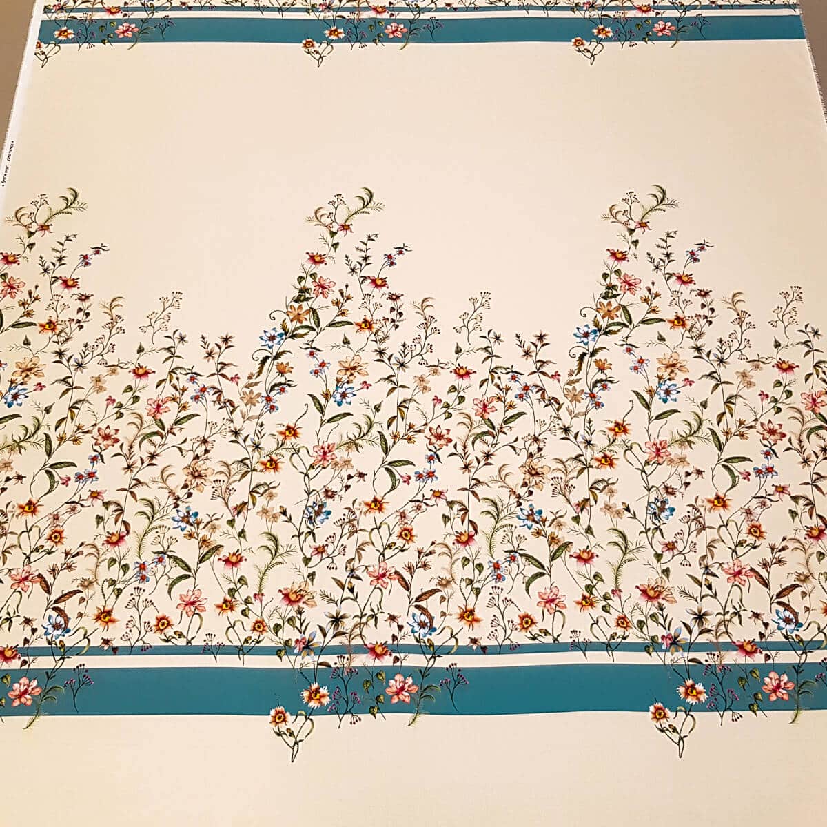 jedwab we wzory dior polne kwiaty panel 117cmE