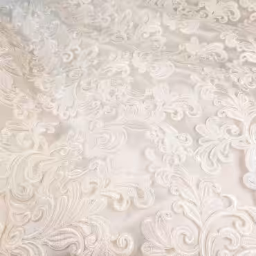 gipiura biala smietankowa na tiulu z wykonczeniemB