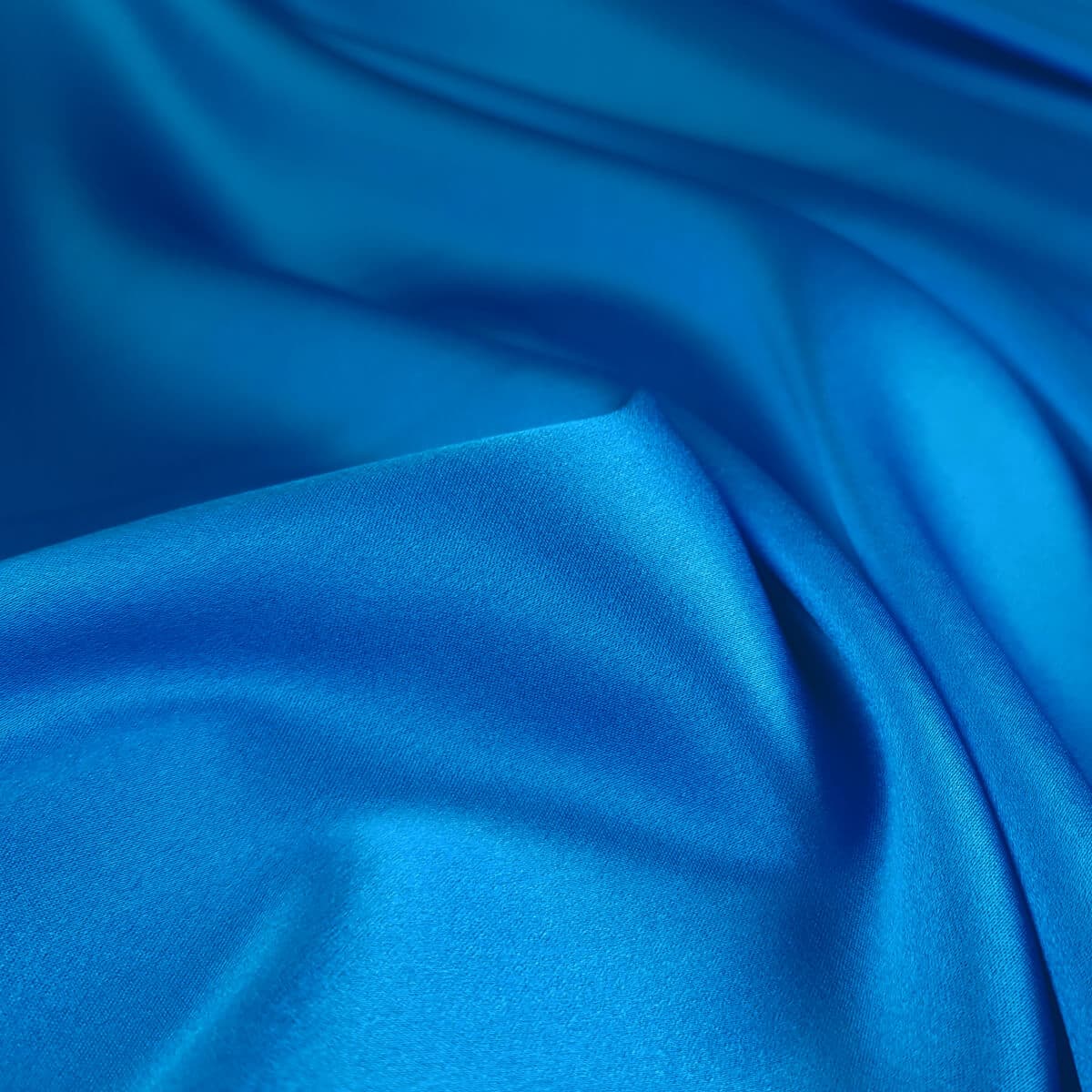 niebieska satyna jedwabna z elastanem kryjaca gladkaA