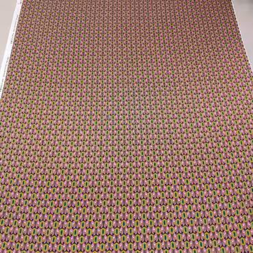 jedwab typ prada powtarzalne wzorki rozowy elastycznyB