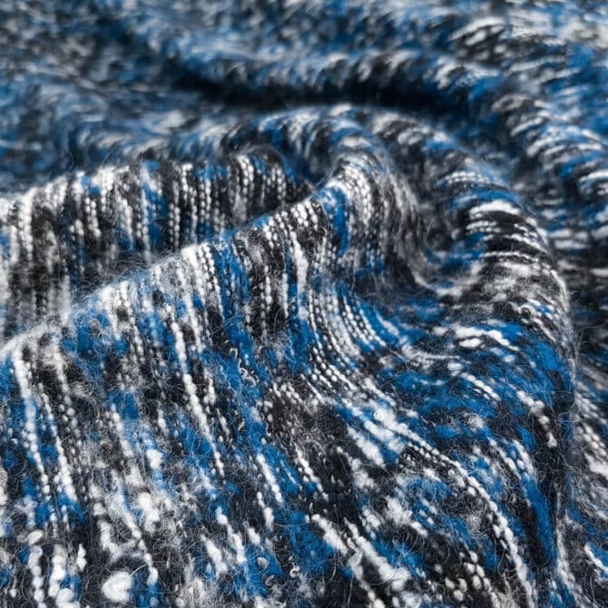cieply material na sweter dzianina welna niebieskaD