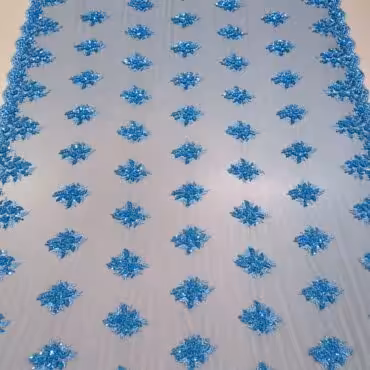 niebieska koronka z koralikami i cekinami zakonczonaB