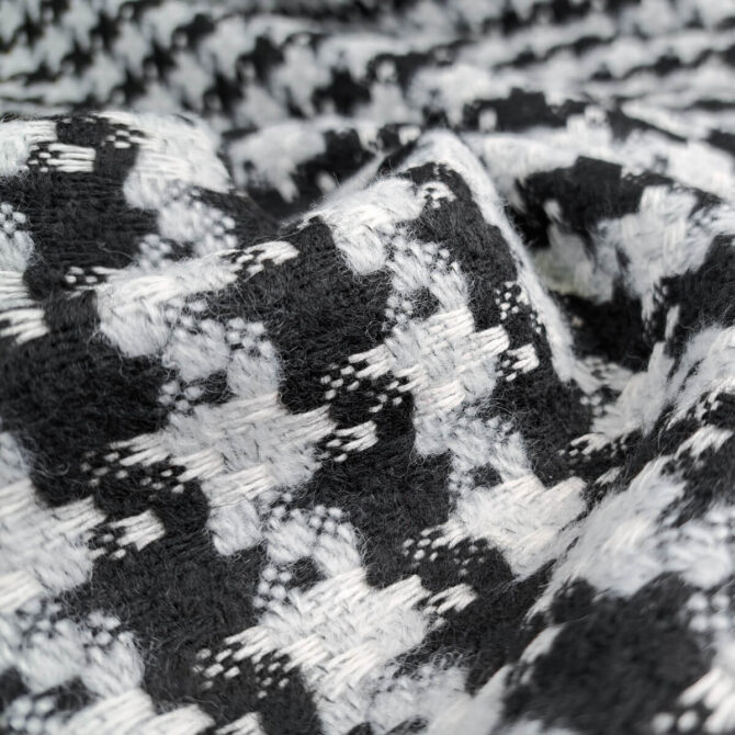 czarno-biala pepitka material wzor fendi chanelkaD
