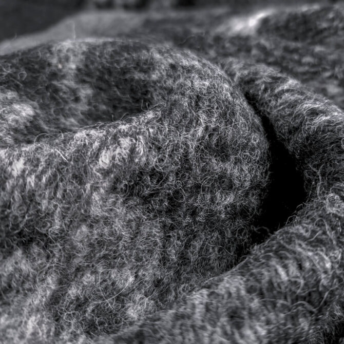 gruba welna swetrowa szara geometryczne wzory patchworkC