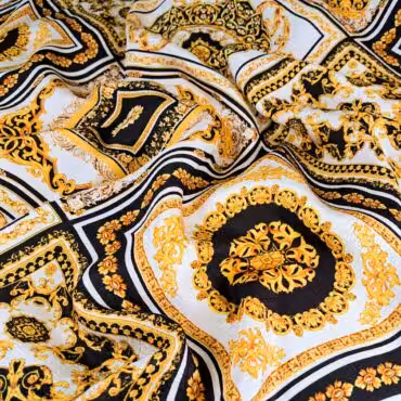 jedwab zakardowy drukowany wzor versace kwadraty kreponA