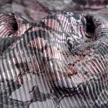 material plisowany z polyskiem lejacy szary z rozemB
