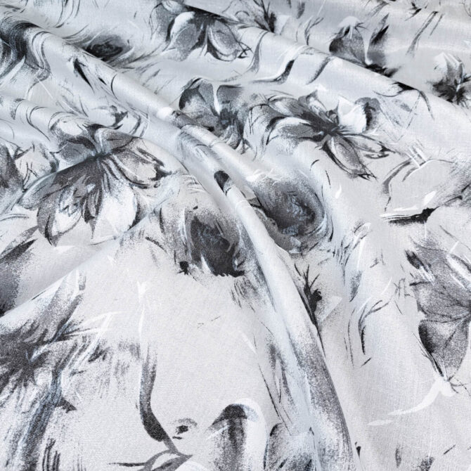 brokatowa bawelna w kwiaty srebrzysta biel z szarymC