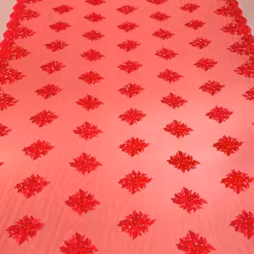 czerwona koronka material tiulowy z cekinami zakonczonaB