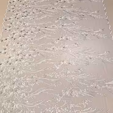 koronka z zakonczeniem luzno rozmieszczone kwiatyB