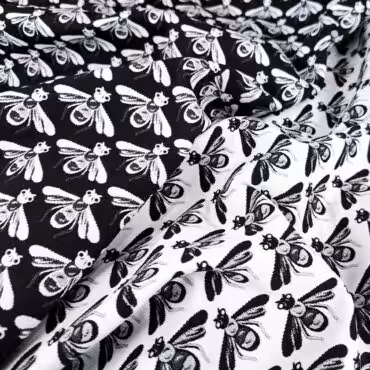 markowy zakard bawelniany wzor gucci pszczoly czarno bialyA