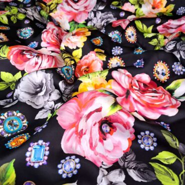 jedwab w roze z bizuteria wzor dolce gabbana satynaA