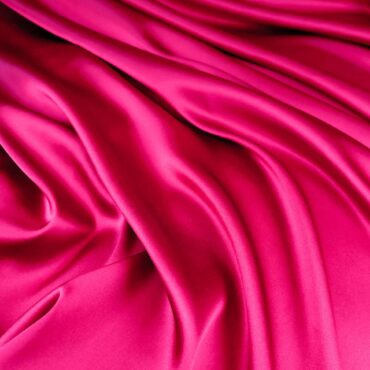 satyna jedwabna magenta elastyczna idealnie gladkaB
