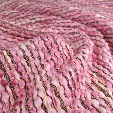 rozowa chanelka z tasiemkami i pogrubiona niciaA