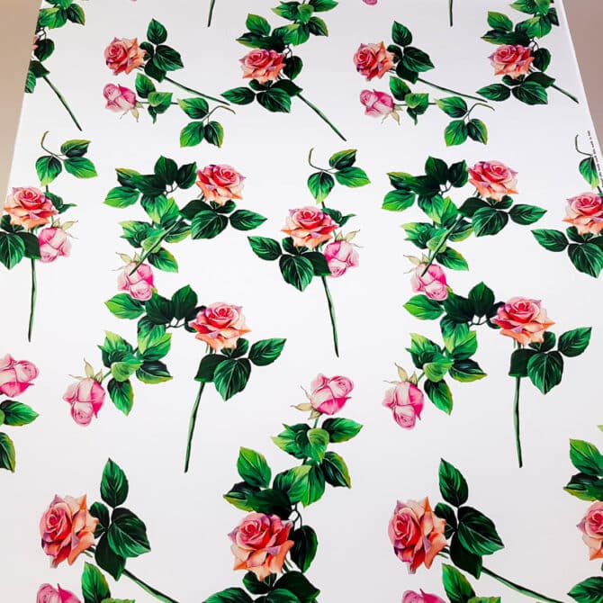 jedwab drukowany wzor dolce gabbana duze roze na bieliE