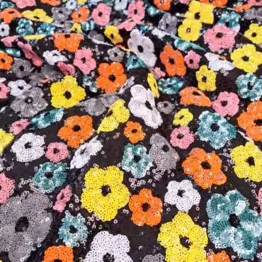 czarne cekiny we wzory kolorowe kwiaty na tiuluA