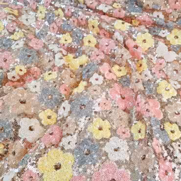 cekiny w kwiaty pastelowe zwarte na siatce elastycznejA