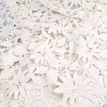 biala gipiura bawelniana z domieszka koronka azurowaA