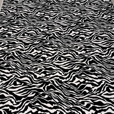 czarno-bialy material w zebre jedwabista wiskoza premiumB
