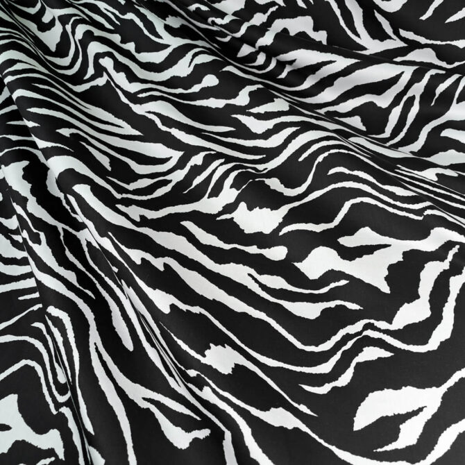 czarno-bialy material w zebre jedwabista wiskoza premiumE