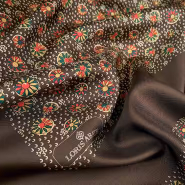 sygnowany jedwab na chustki drobne wzory braz panel 90cmA