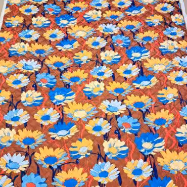 ocieplana pikowka z podszewka sygnowana brazowa w kwiatyB