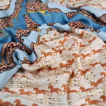 material w konie wiskoza niebieska z brazem kwadratyA