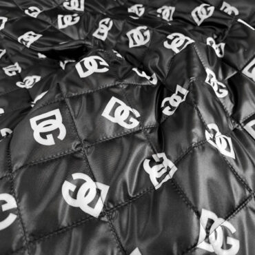 pikowka sygnowana w monogramy czarno-biala trojwarstwowaA