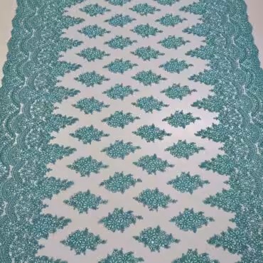 mietowa koronka zdobiona koralikami i cekinami tiulowaB