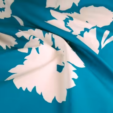 bawelna z elastanem niebieska w biale kwiatyA