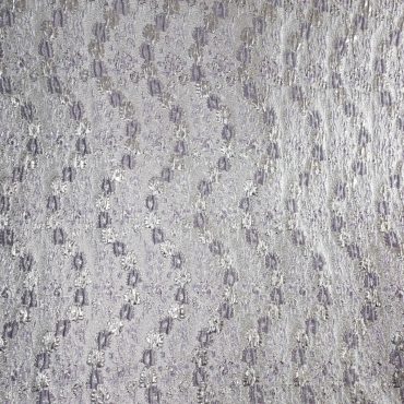 blyszczacy zakard srebrny w fioletowe kwiatkiB