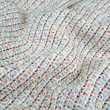 chanelka biala off-white z kolorowymi akcentami wiskozaA