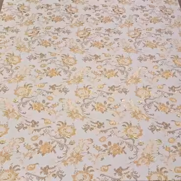 zakard w kwiaty zloty i bez na perlowej bieliB