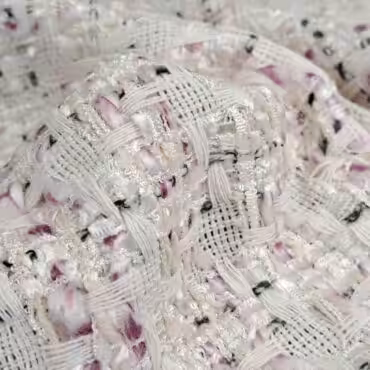 biala chanelka z wiskozy z domieszka akcenty fuksjaC