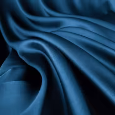 granatowa satyna jedwabna z elastanem odcień niebieski atlantycki